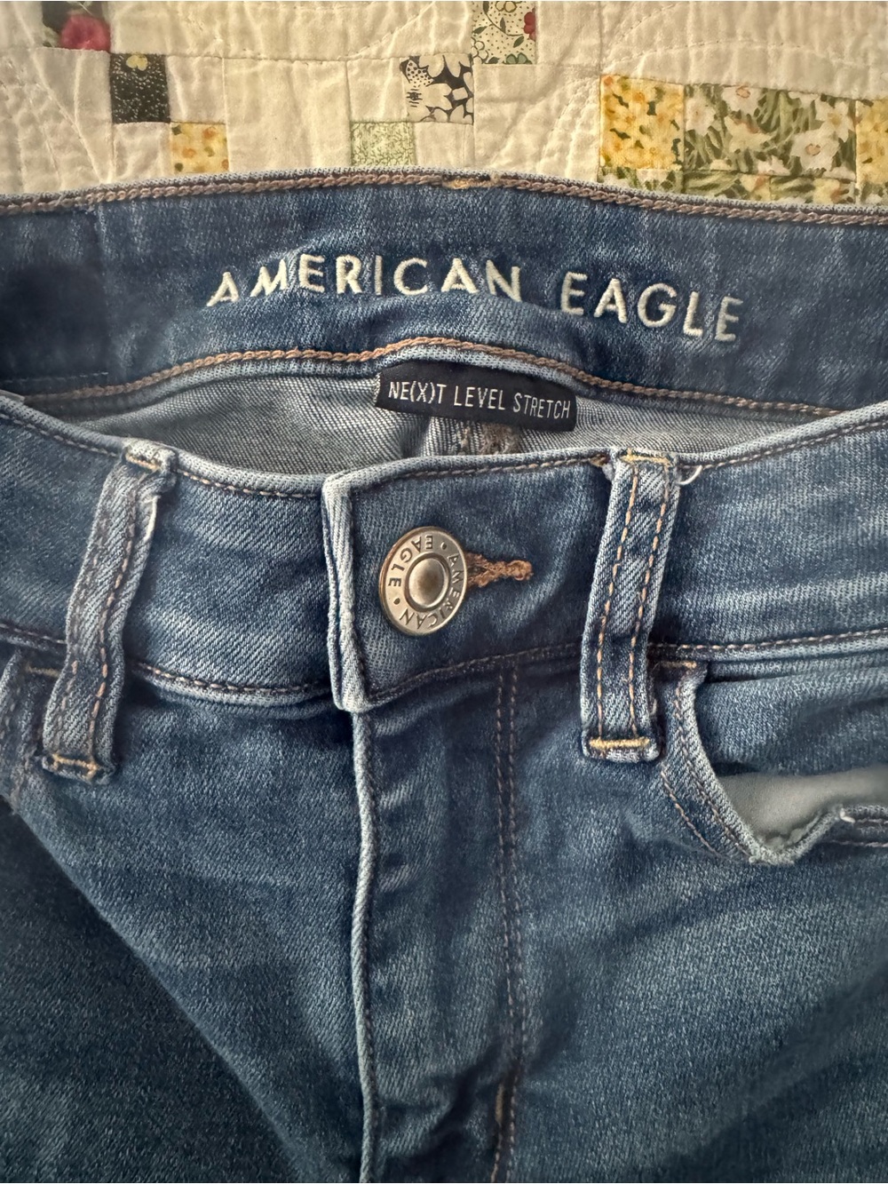 American Eagle Outfitters Women’s Medium Blue Loose Straight Jeans